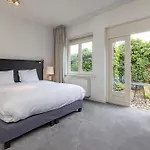 Fletcher Chateau De Raay Hotell