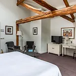 Fletcher Chateau De Raay Hotell