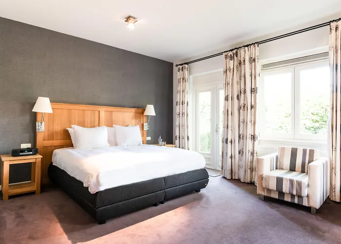 호텔 Fletcher Chateau De Raay 4*