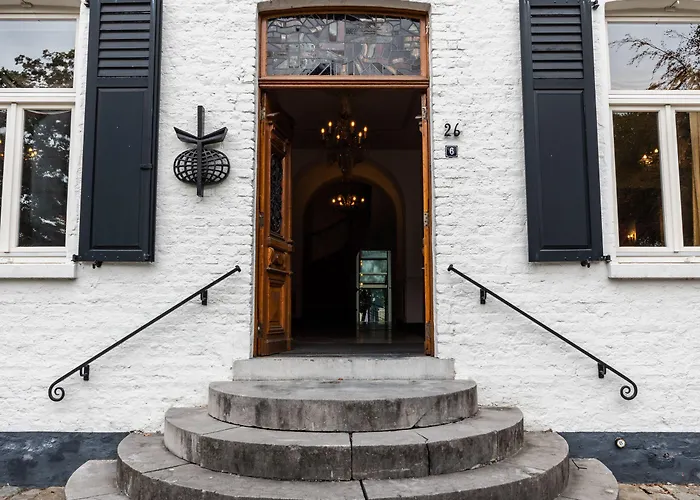 Fletcher Chateau De Raay 바를러