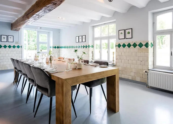 Fletcher Château De Raay