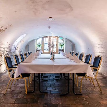 Fletcher Chateau De Raay Hotel