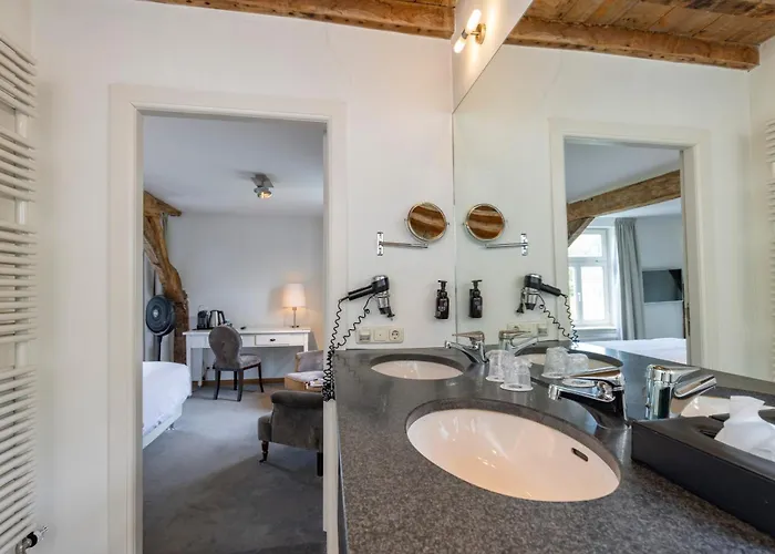 Fletcher Chateau De Raay 4*