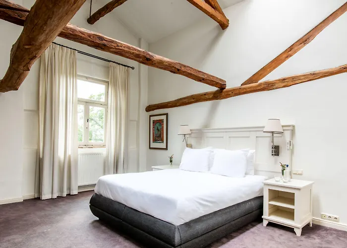 Fletcher Chateau De Raay Hotel